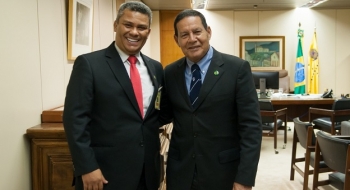 General Mourão recebe presidente regional do PRTB em Goiás